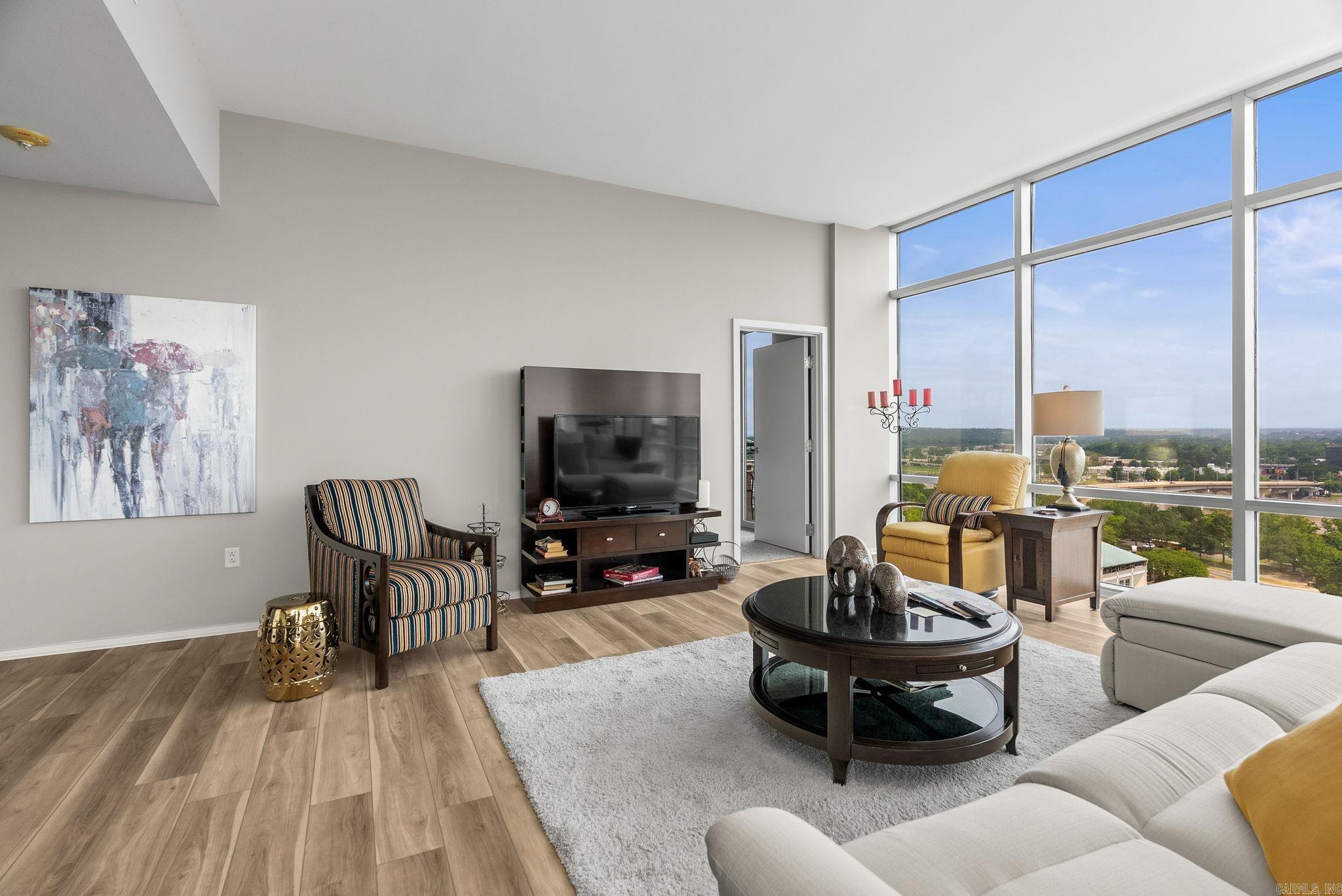 300 THIRD HPR - Residential