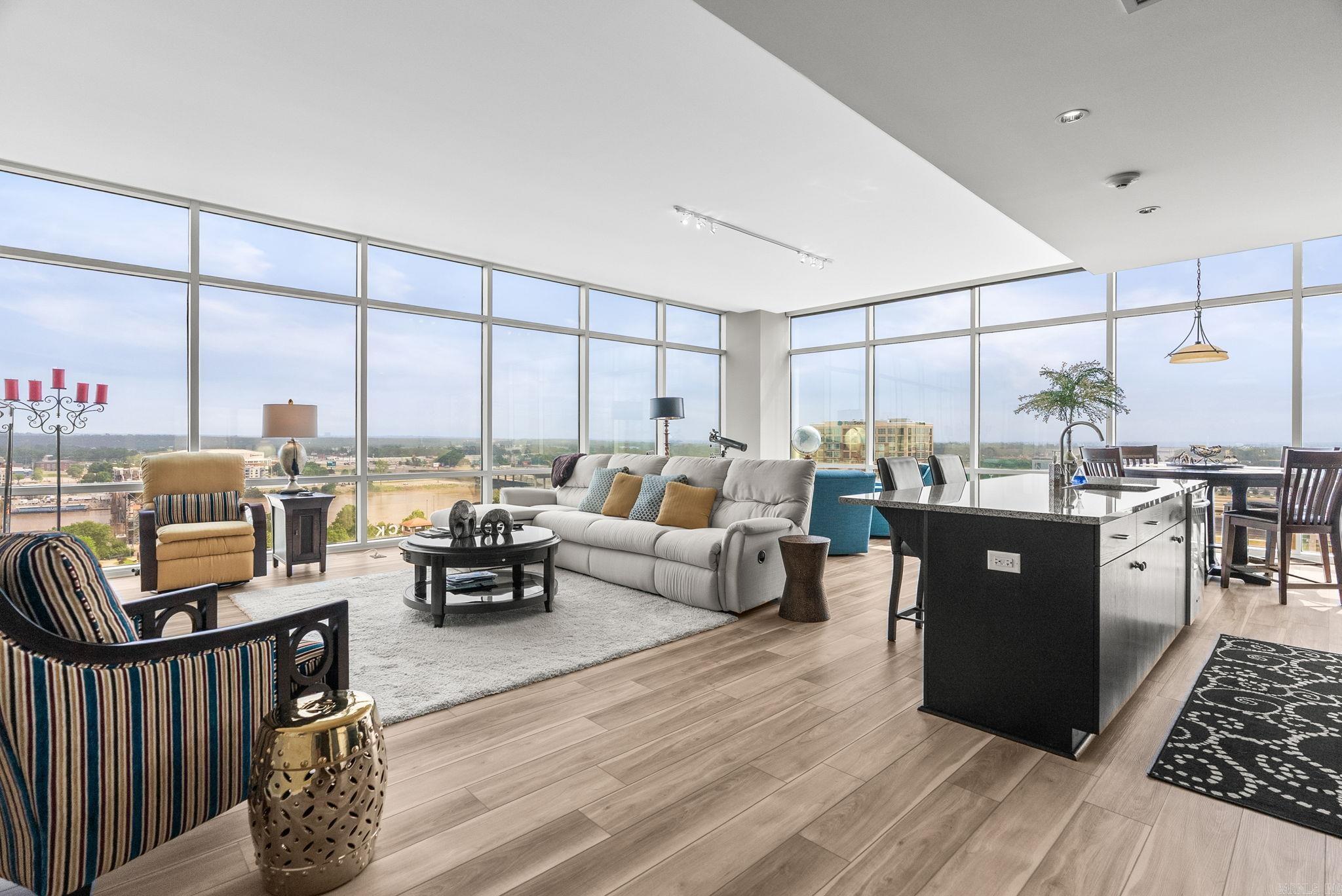 300 THIRD HPR - Residential