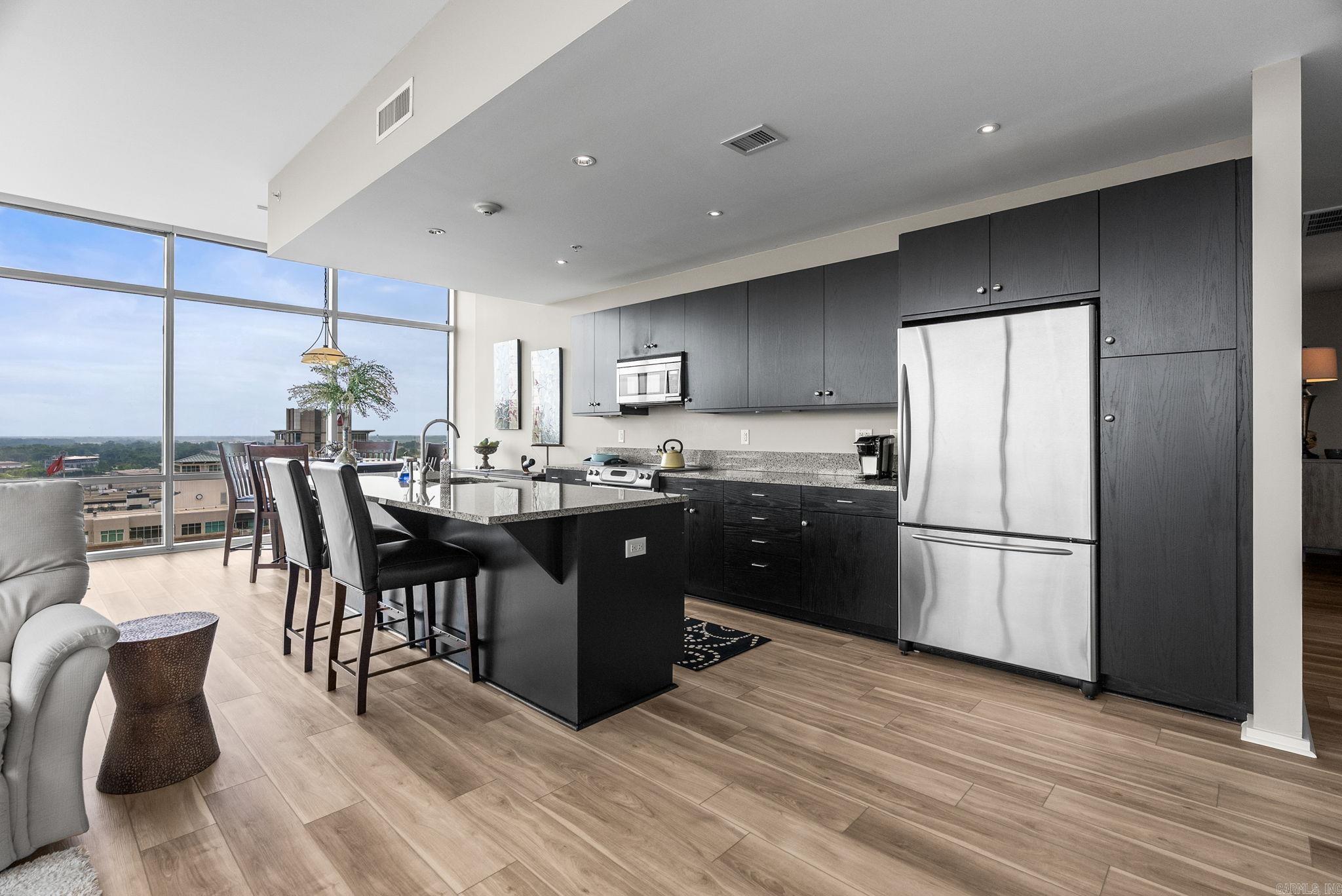 300 THIRD HPR - Residential