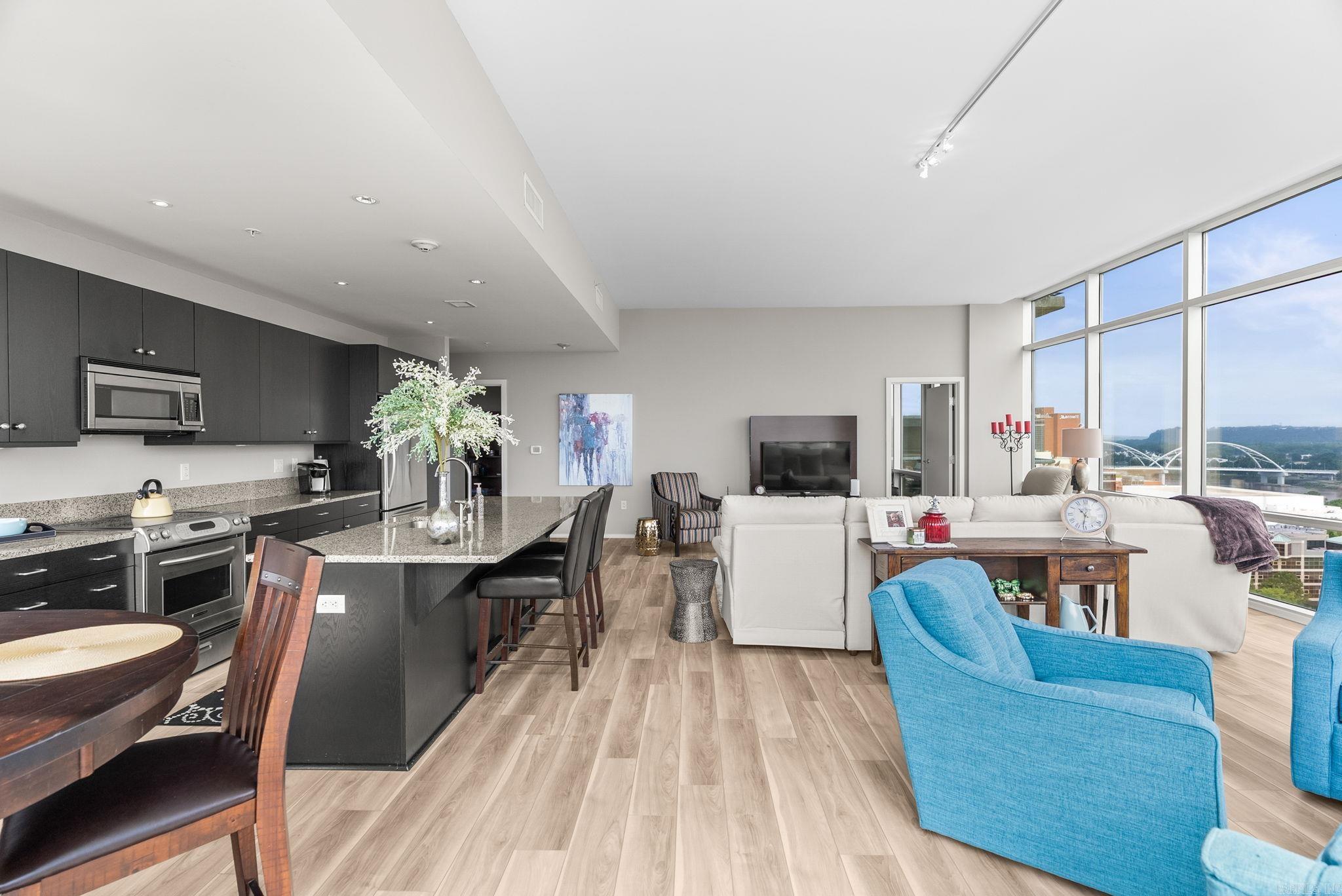 300 THIRD HPR - Residential