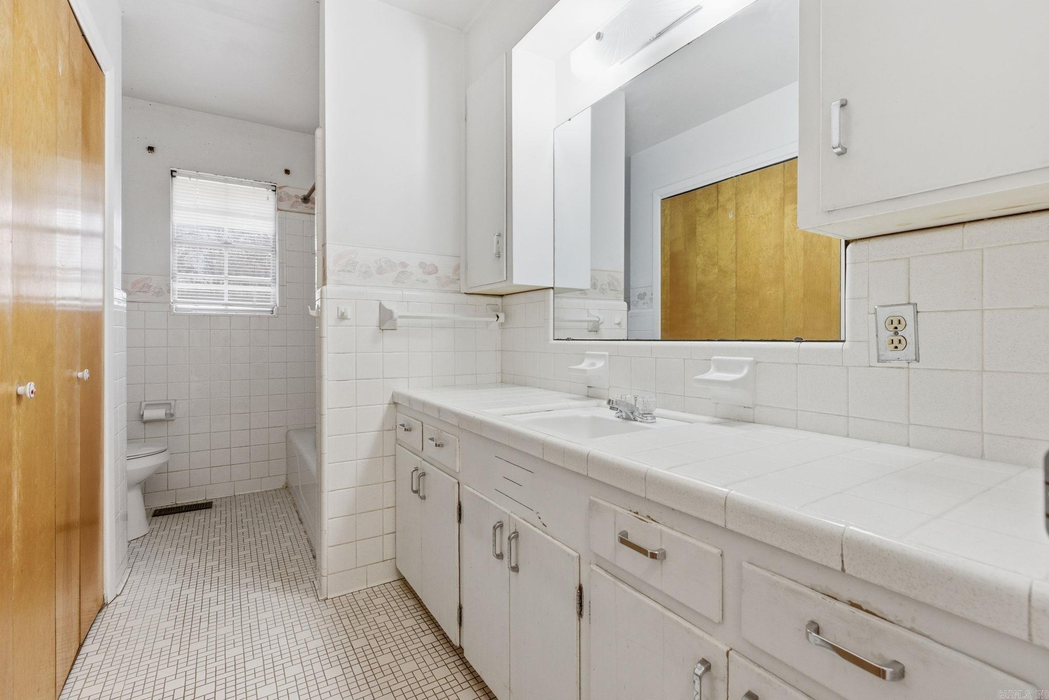 LAKEWOOD - Residential