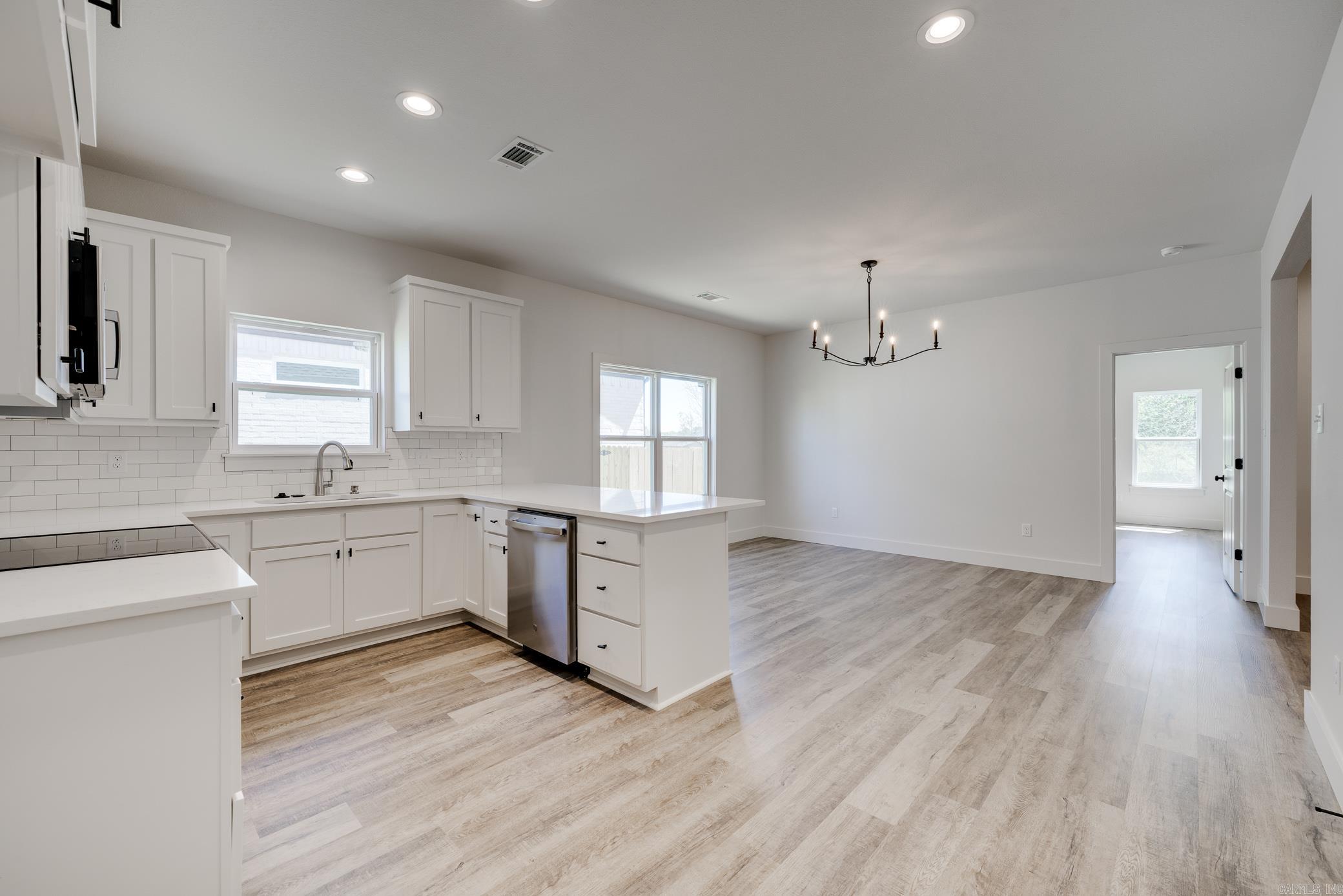 EAST MEADOW - Residential