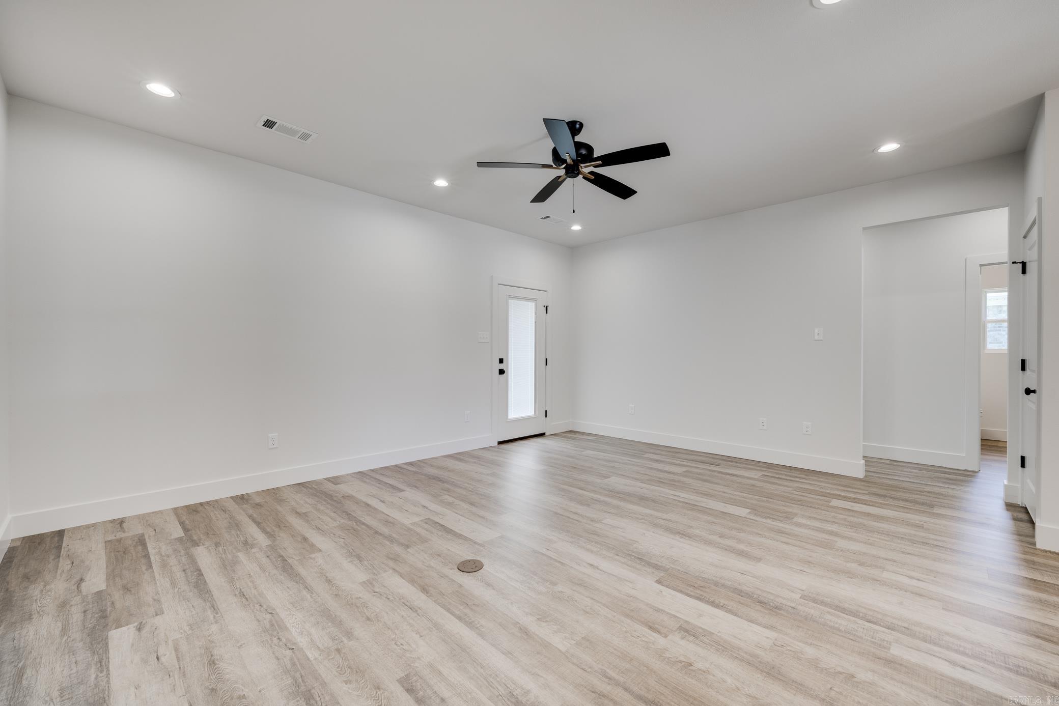 EAST MEADOW - Residential