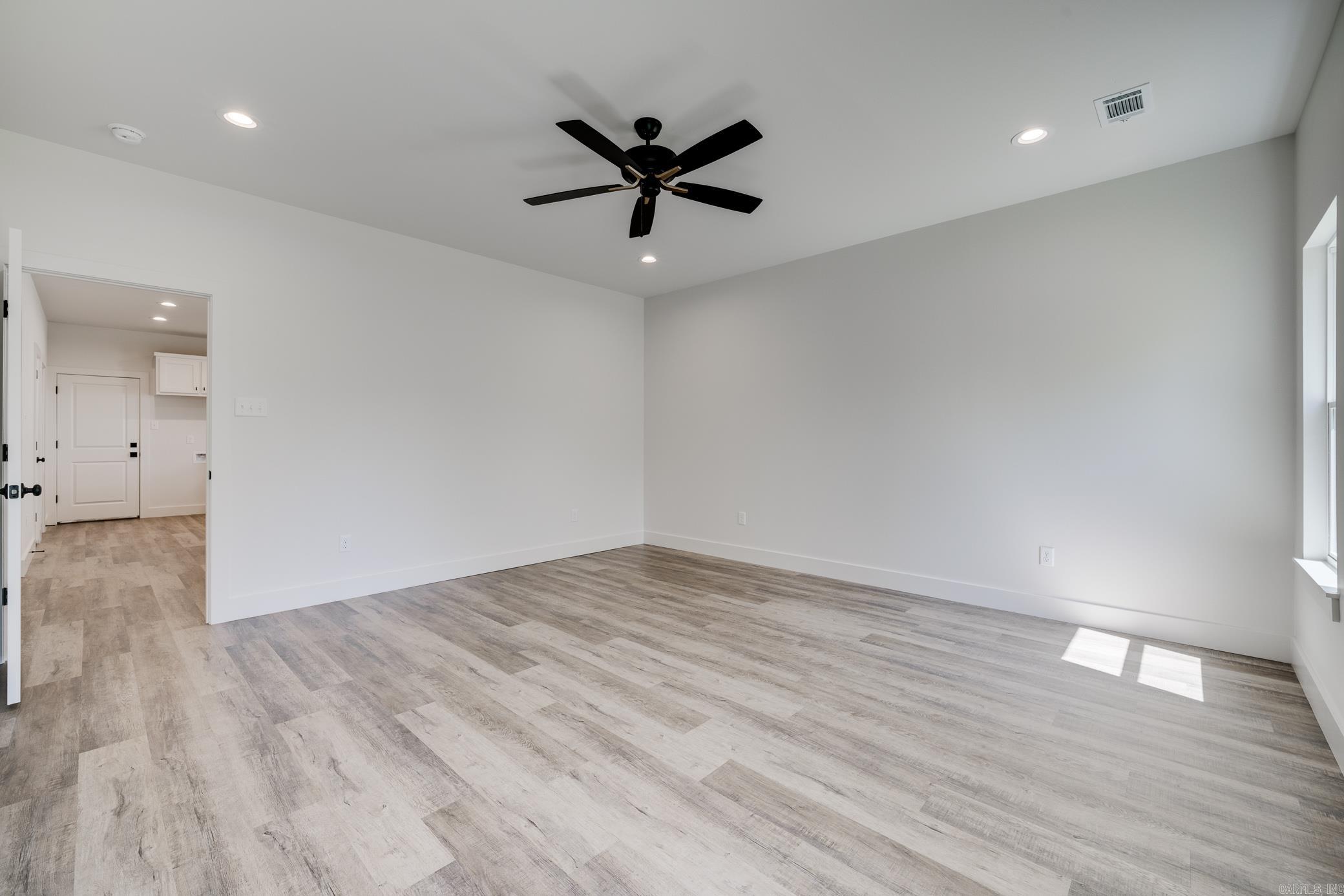 EAST MEADOW - Residential