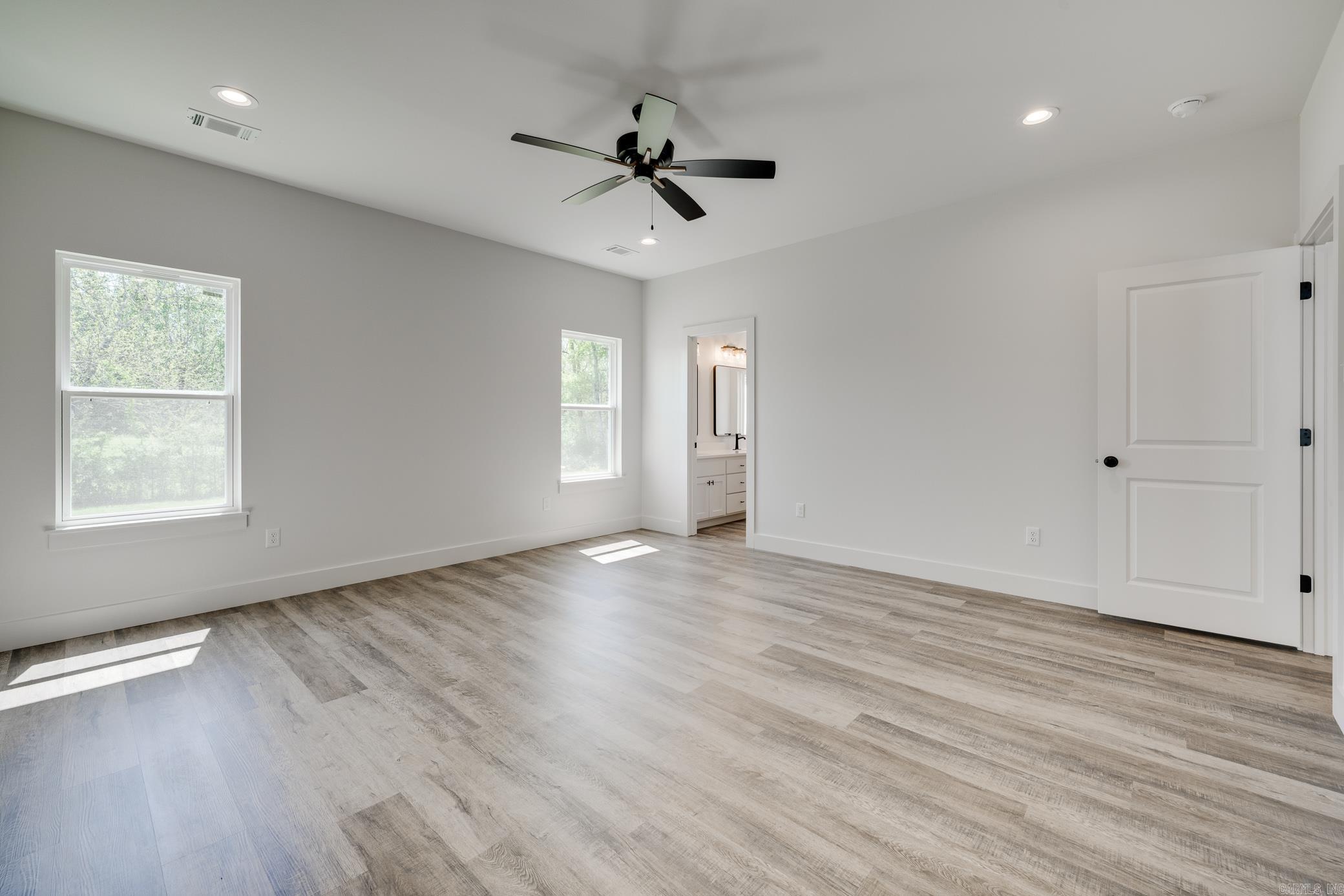 EAST MEADOW - Residential