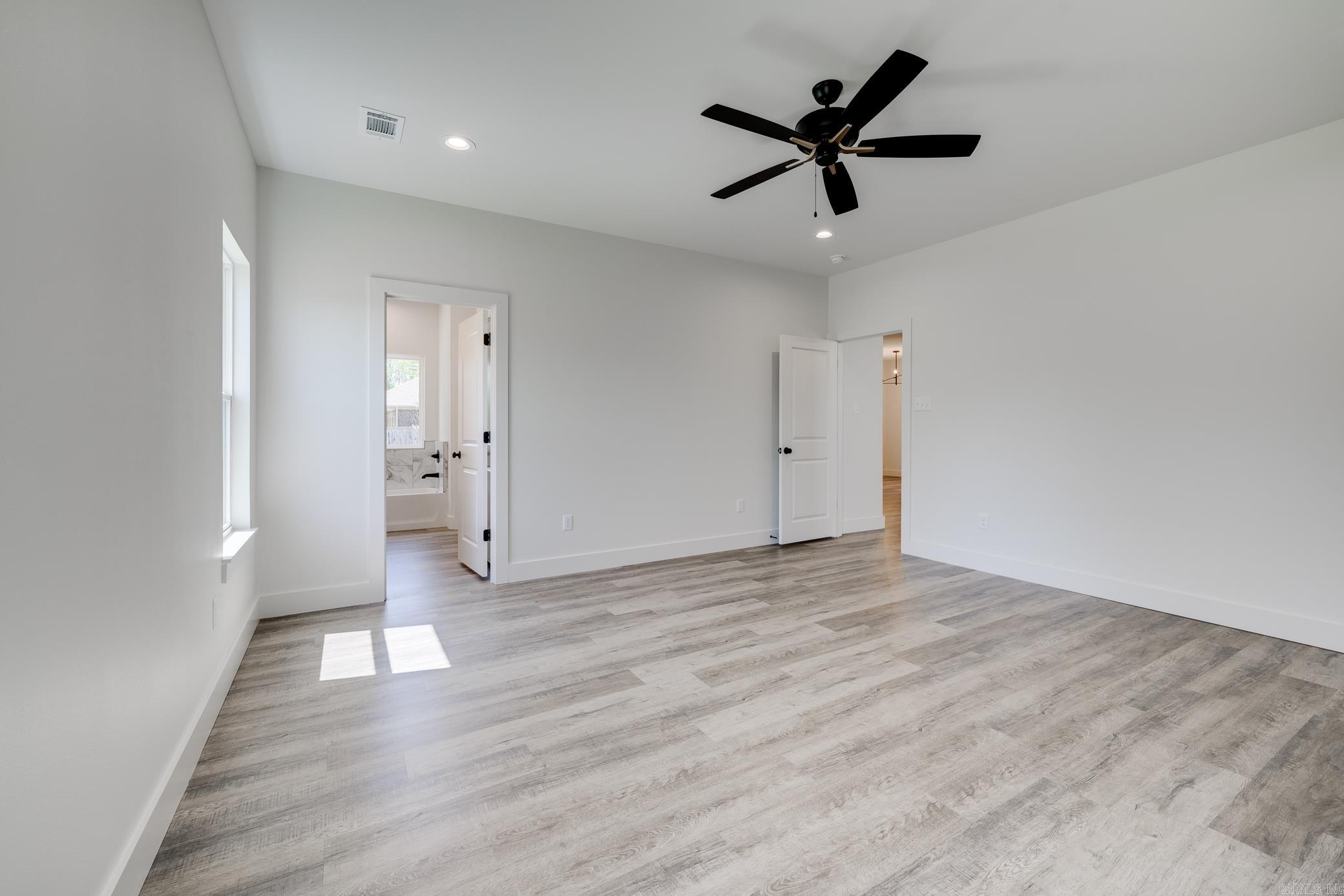 EAST MEADOW - Residential