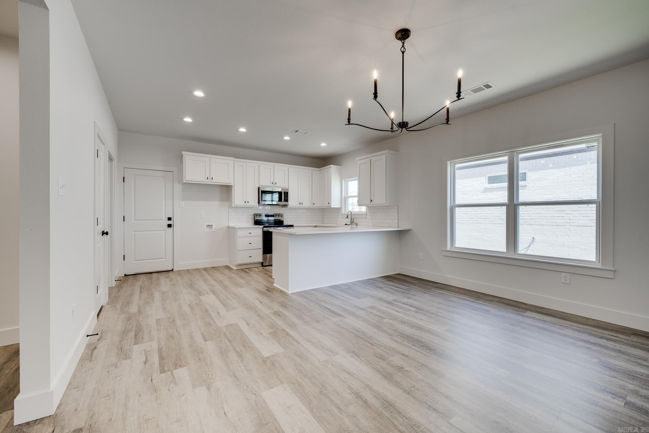 EAST MEADOW - Residential