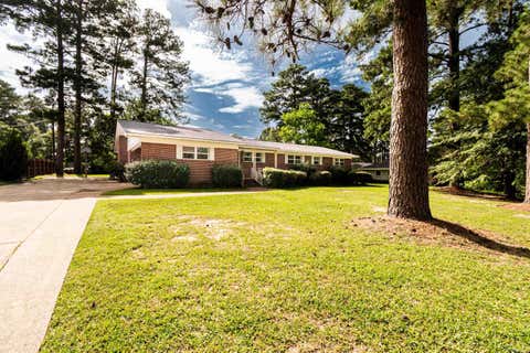 Photo of 1717 Pineview, Magnolia, AR 71753 (MLS # 26030488)