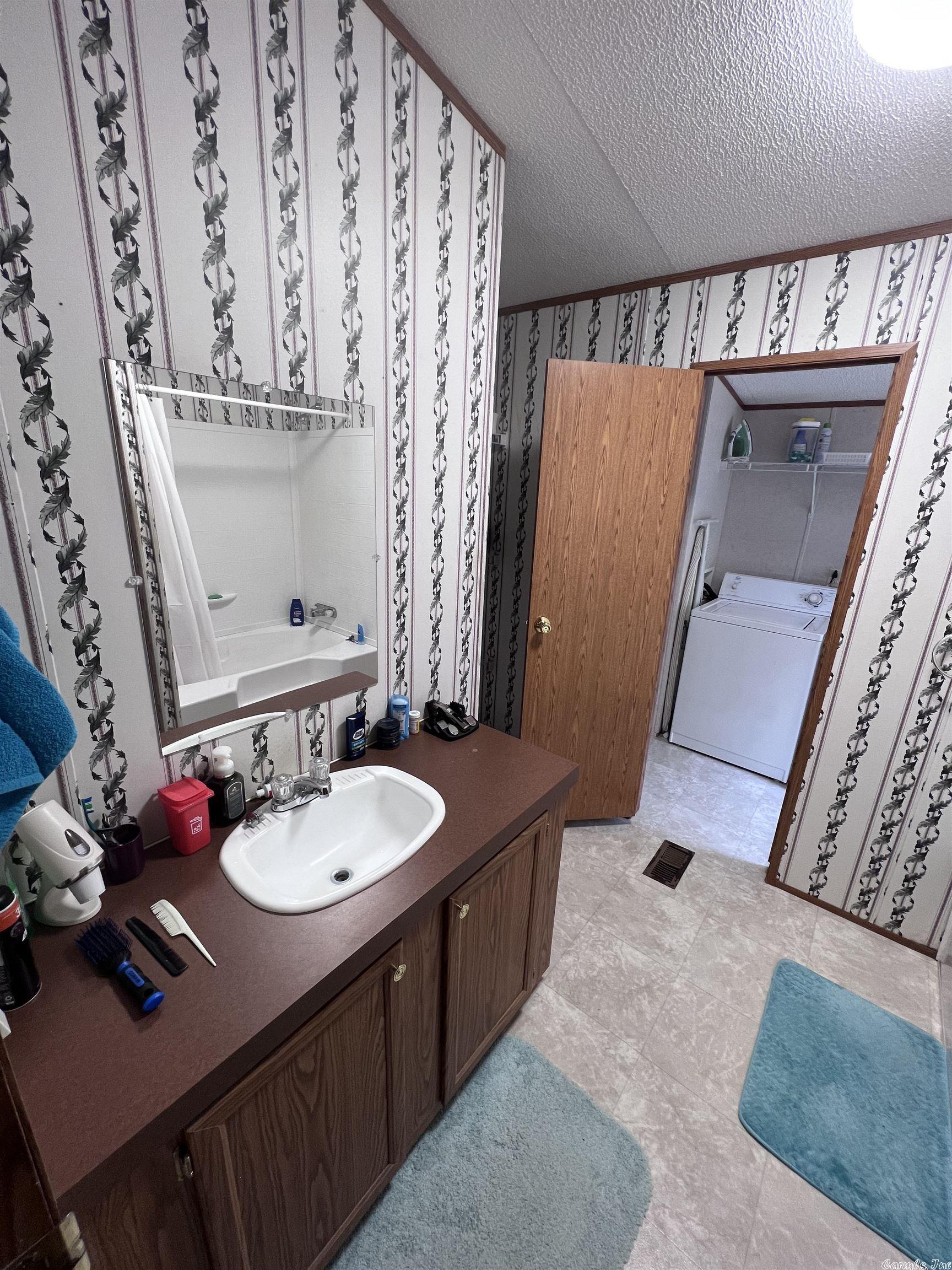 HILL TOP ADD - Residential