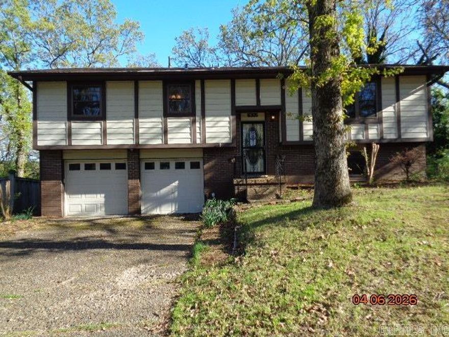 Very nice split level home on a nice level lot. Back yard backs up to a nice private green belt. Covered deck overlooks back yard. Large multi purpose room downstairs. Could be a bedroom, den, or in-law quarters. Lots of recent updates.