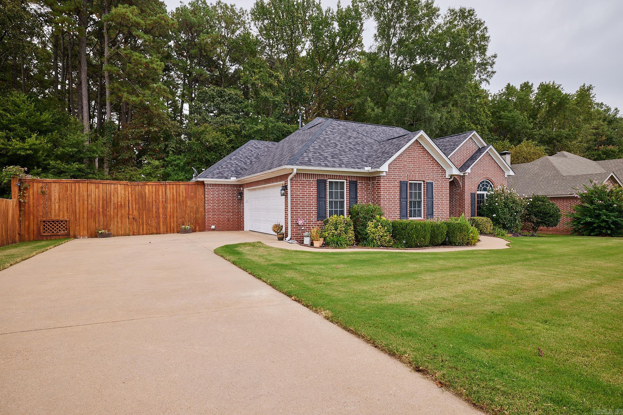 LONGHILLS VILLAGE - Residential