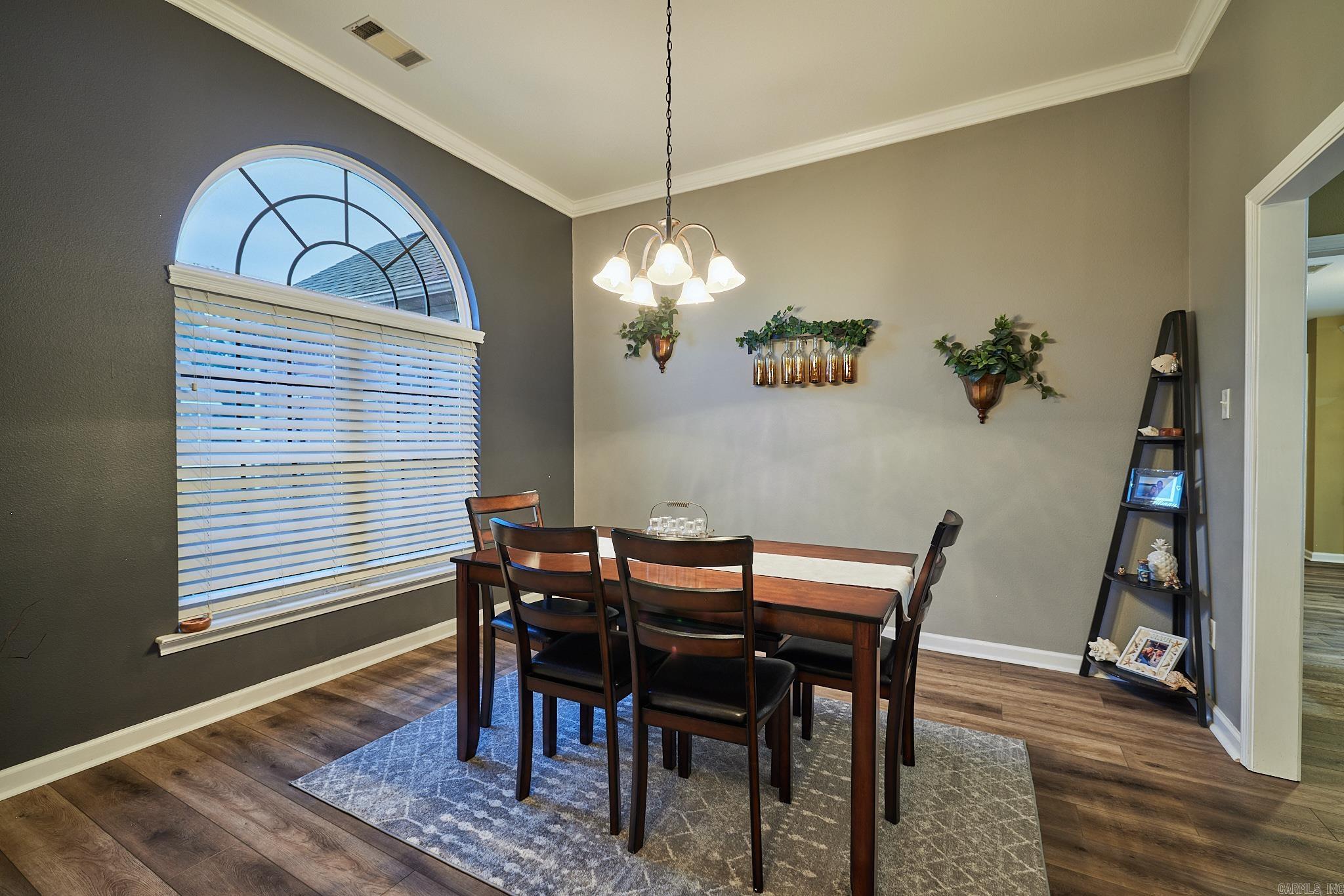 LONGHILLS VILLAGE - Residential