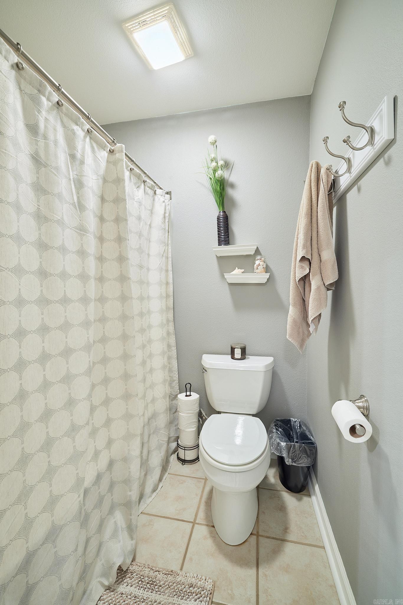 LONGHILLS VILLAGE - Residential