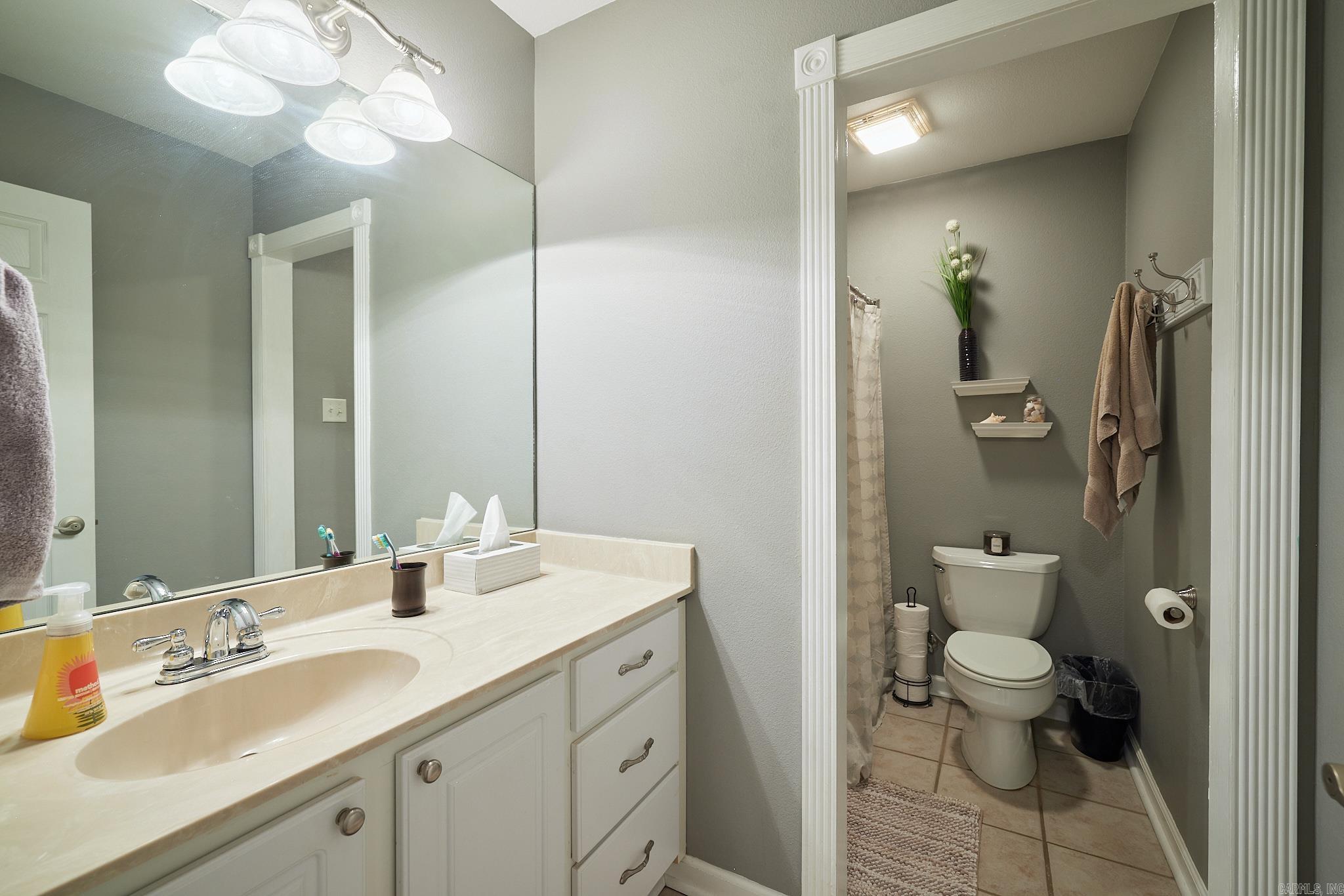 LONGHILLS VILLAGE - Residential