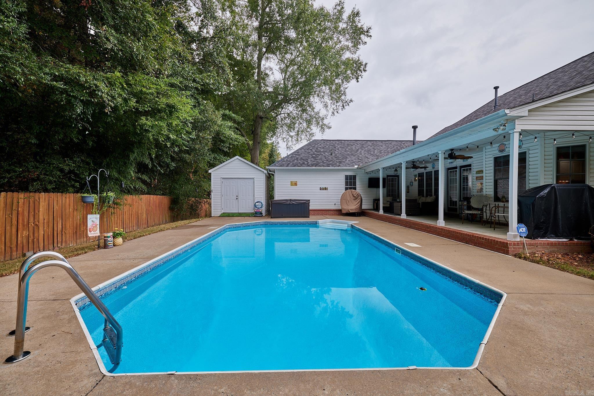 LONGHILLS VILLAGE - Residential