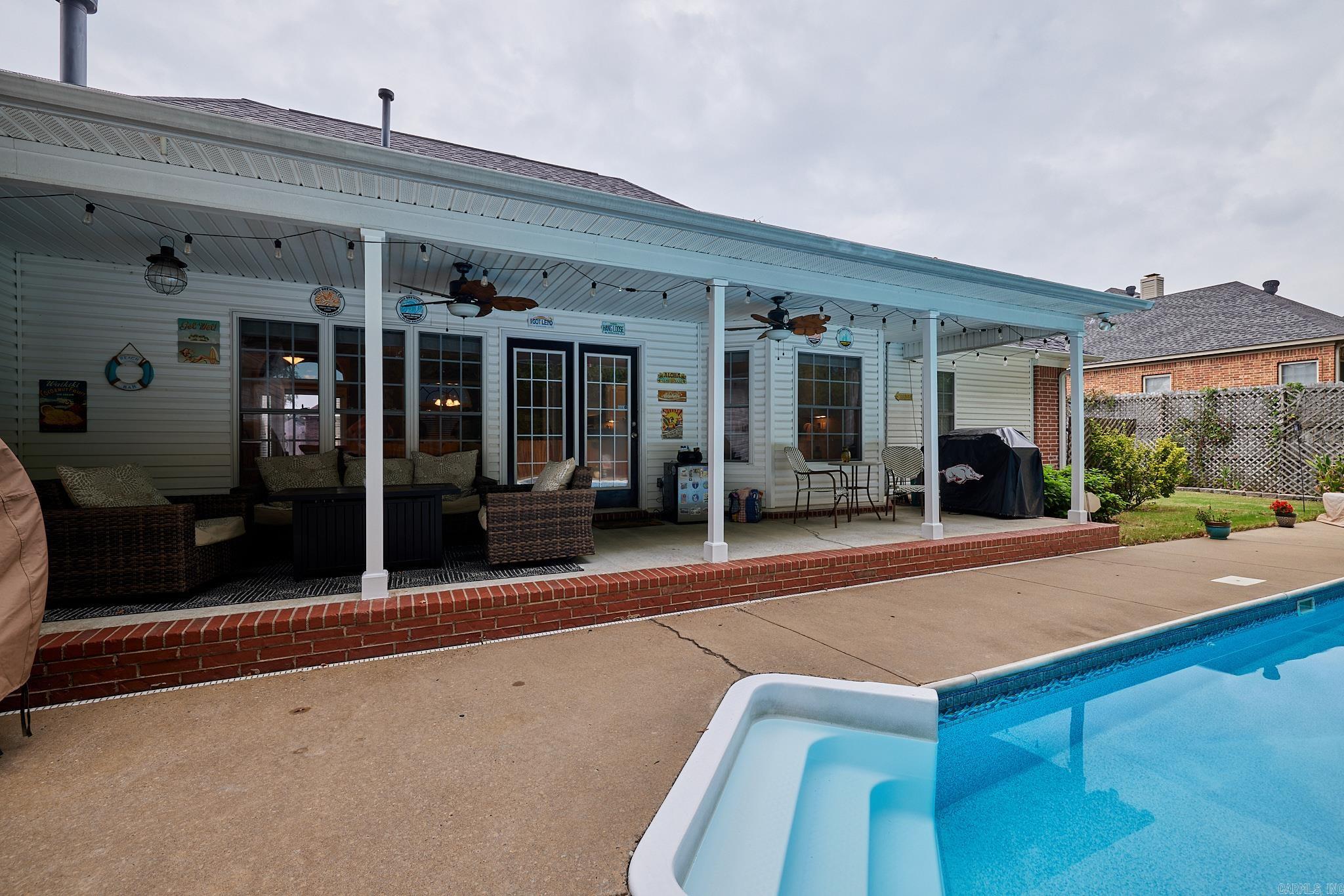 LONGHILLS VILLAGE - Residential