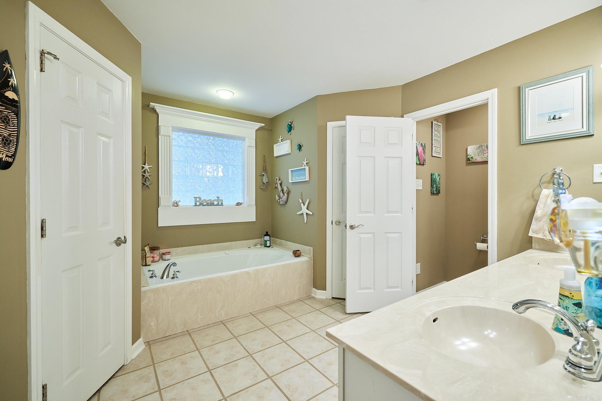 LONGHILLS VILLAGE - Residential