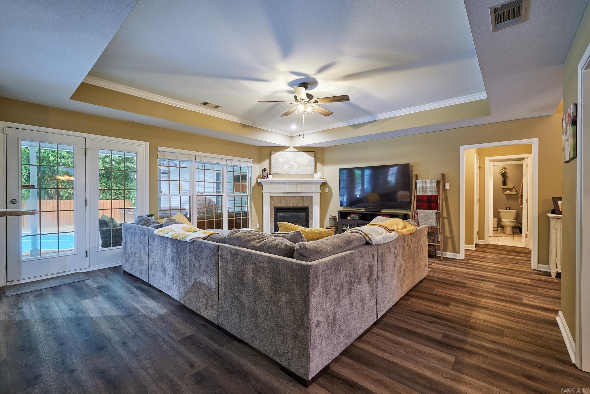 LONGHILLS VILLAGE - Residential