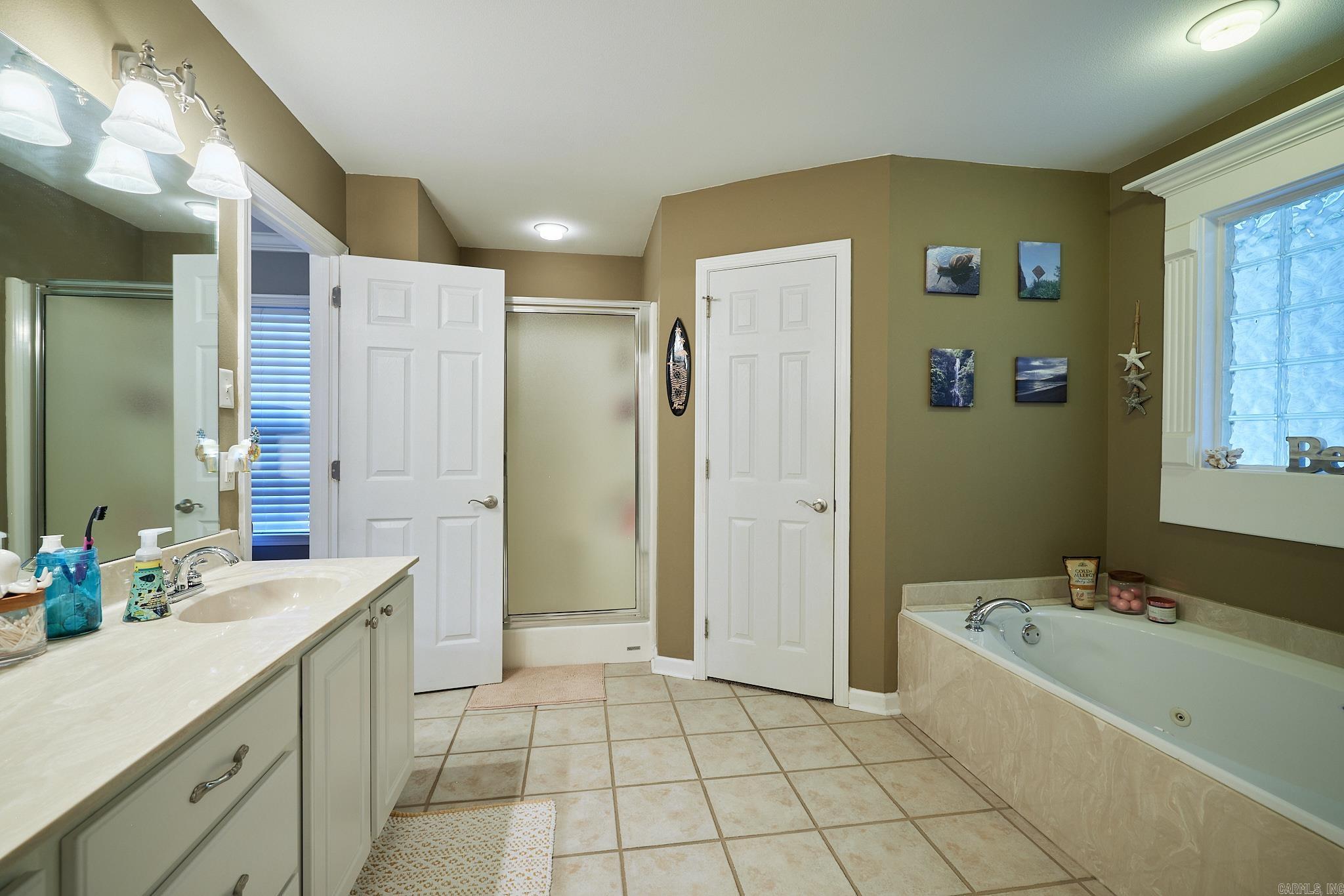 LONGHILLS VILLAGE - Residential