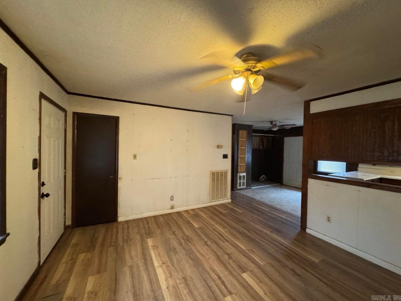 J & M ESTATES - Residential