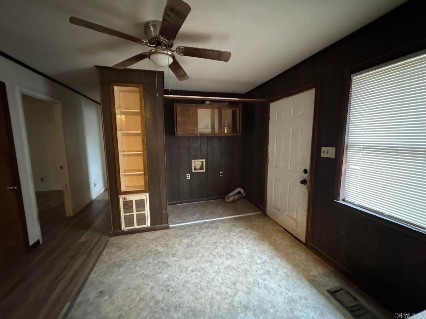 J & M ESTATES - Residential