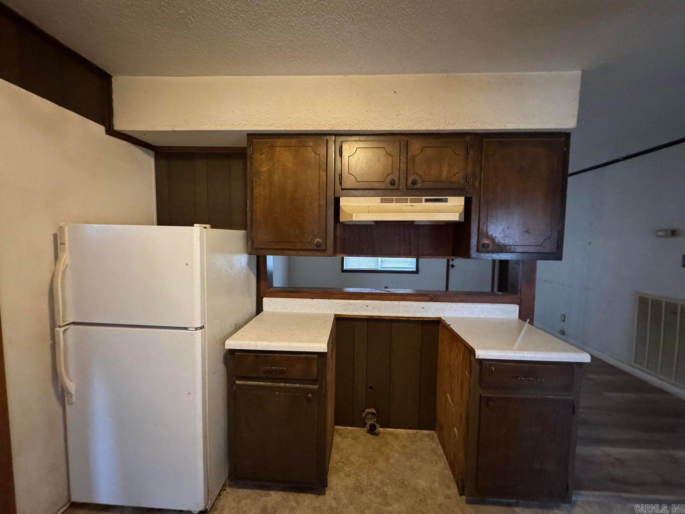 J & M ESTATES - Residential