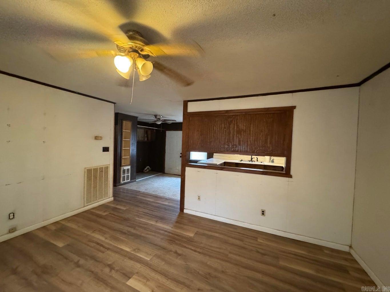 J & M ESTATES - Residential