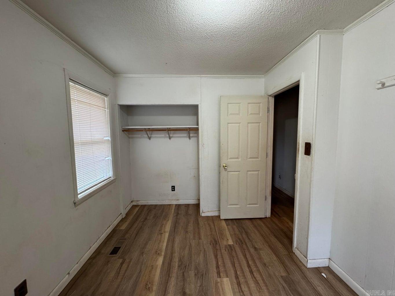 J & M ESTATES - Residential