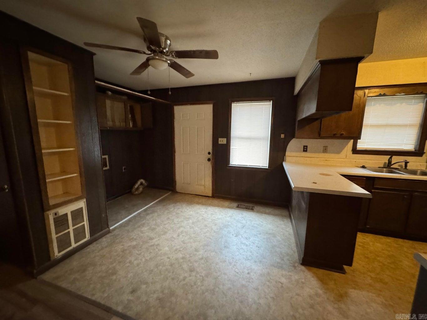 J & M ESTATES - Residential