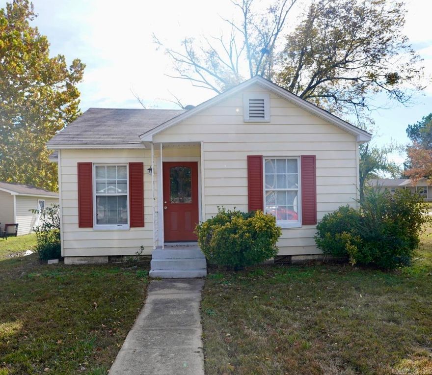 Seller offering $15,000 of upgrades/renovation budget for buyer to be escrowed to contractor of buyers choosing at closing. Great investment or first time home!
