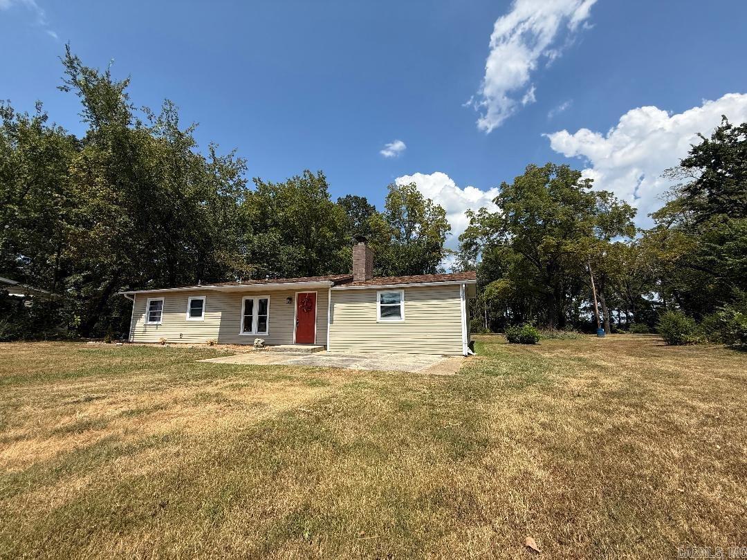 Gassville Gem! Fully remodeled and 100% move-in ready, this home is loaded with upgrades-fresh paint, new flooring and carpet, energy-saving mini splits, and sparkling new windows! Enjoy a HUGE backyard perfect for entertaining or unwinding under the stars, all while still being in city limits. And the best part? You're only a 10-15 minute drive to the world-famous White River in the stunning Ozarks-your dream home and adventure base all in one!