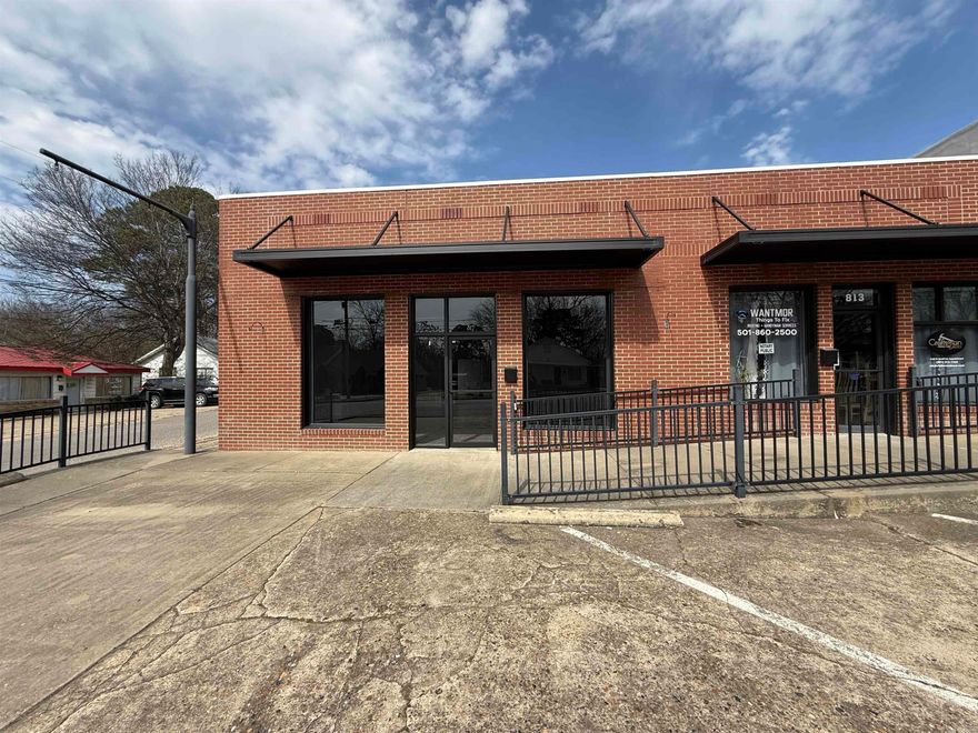 A rare opportunity to have your business on one of Benton's commercial thoroughfares. 817 W South is comprised of 3 rooms equaling 1,519SQFT including a private bathroom. As you walk in the front door the main space is 38'x28' including the bathroom, the next room is 14'x15' with a built in cabinet with sink. This second room has a side door access from West Street. The final room is  14'x13'. $2,000/month Schedule your showing today. Agents see remarks