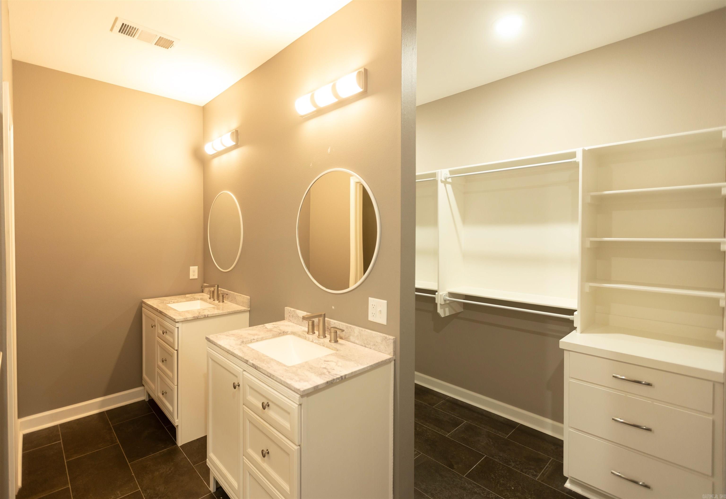 FOX RUN - Residential