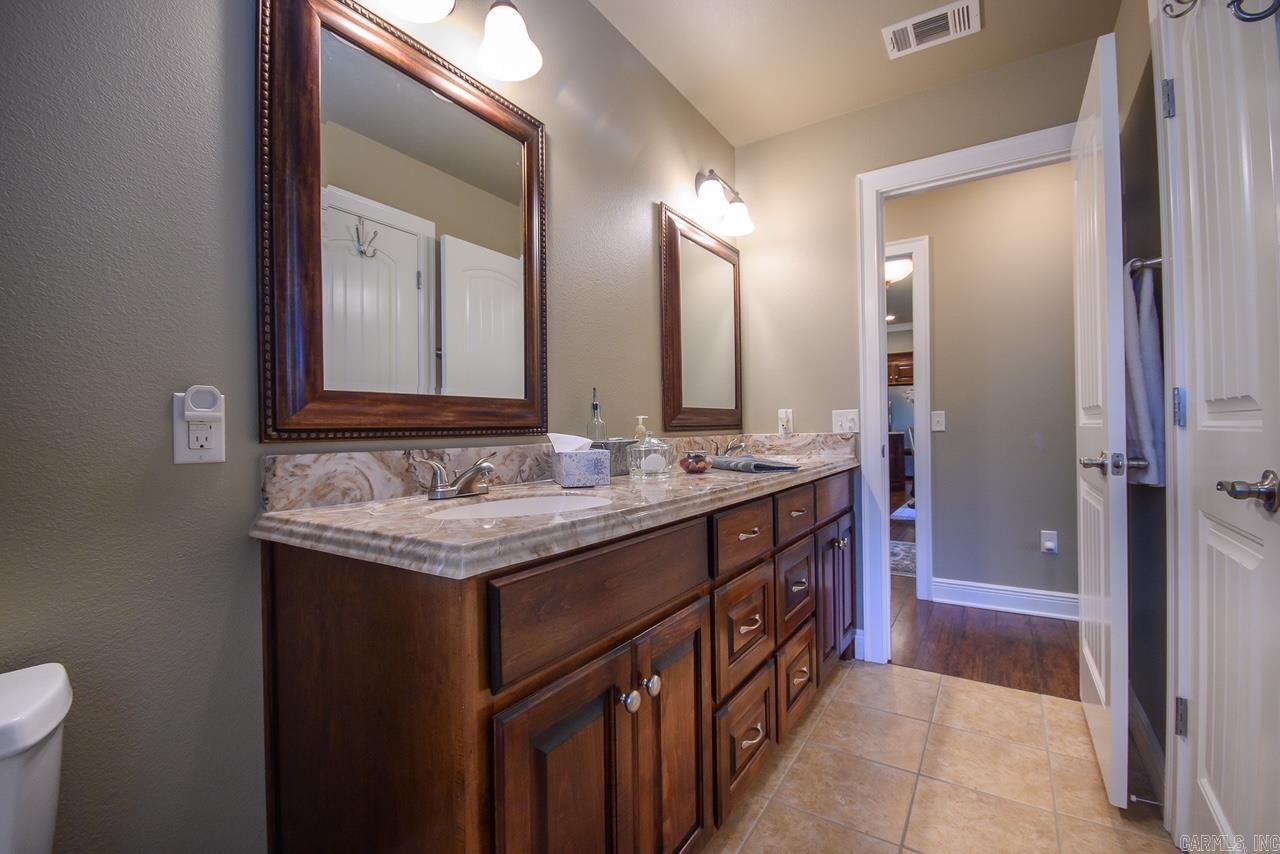 Riales - Residential