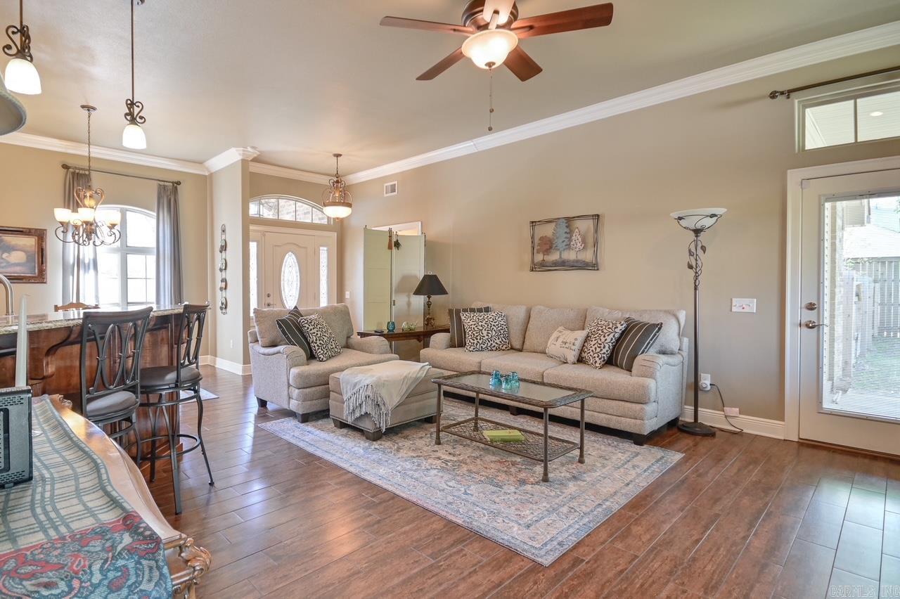 Riales - Residential