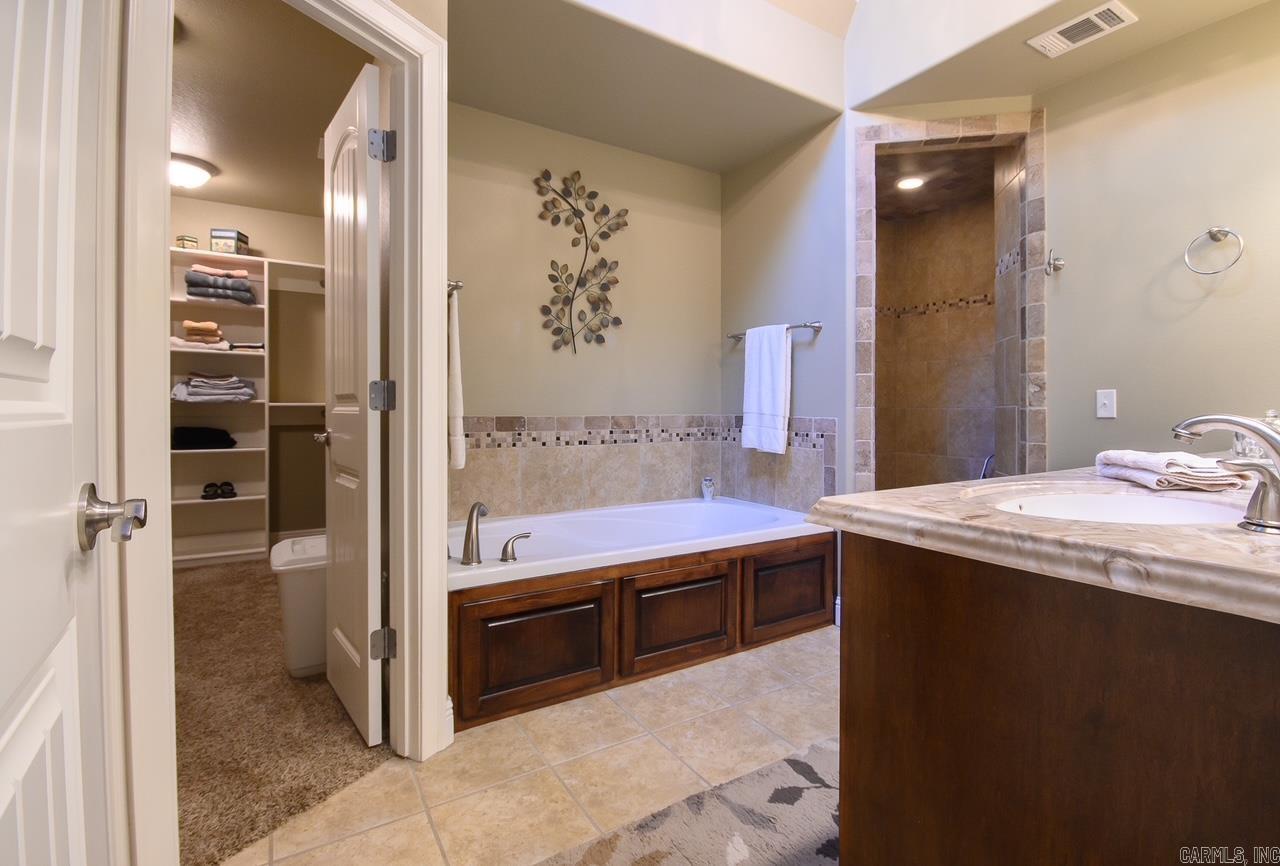 Riales - Residential