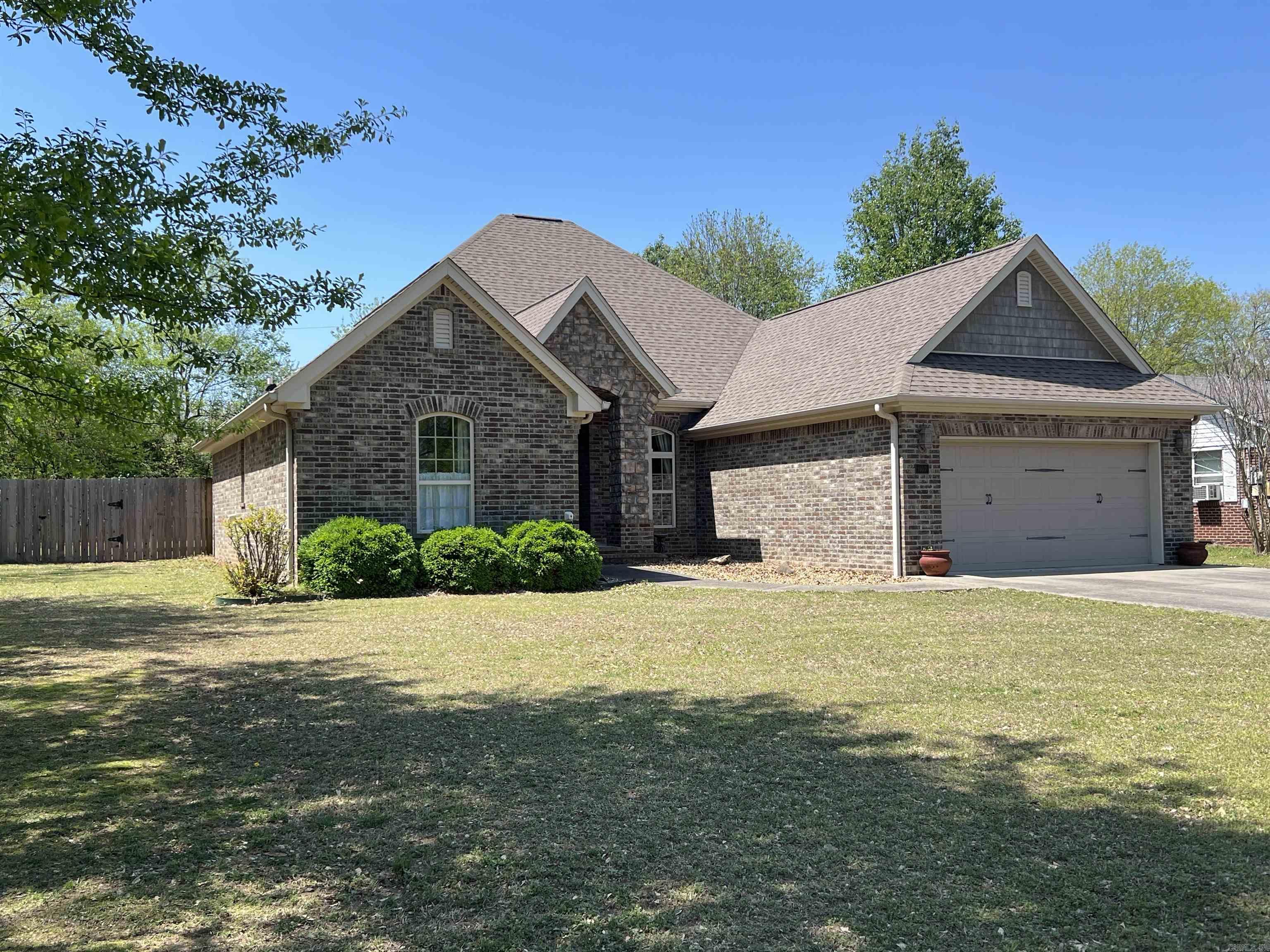 Riales - Residential