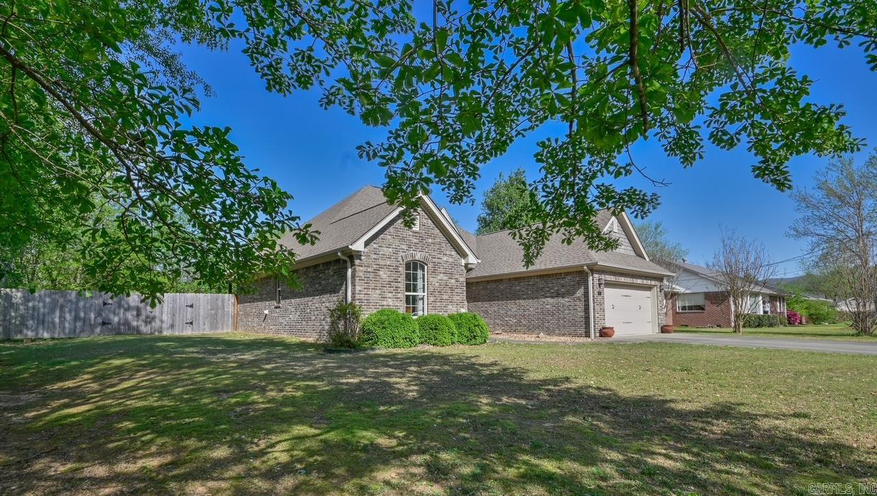 Riales - Residential