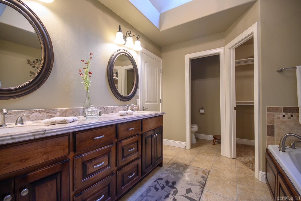 Riales - Residential