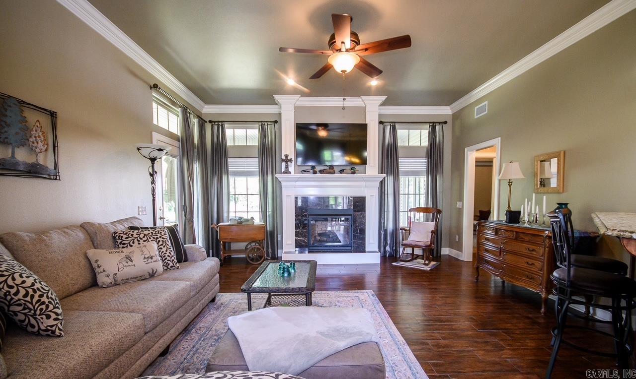 Riales - Residential