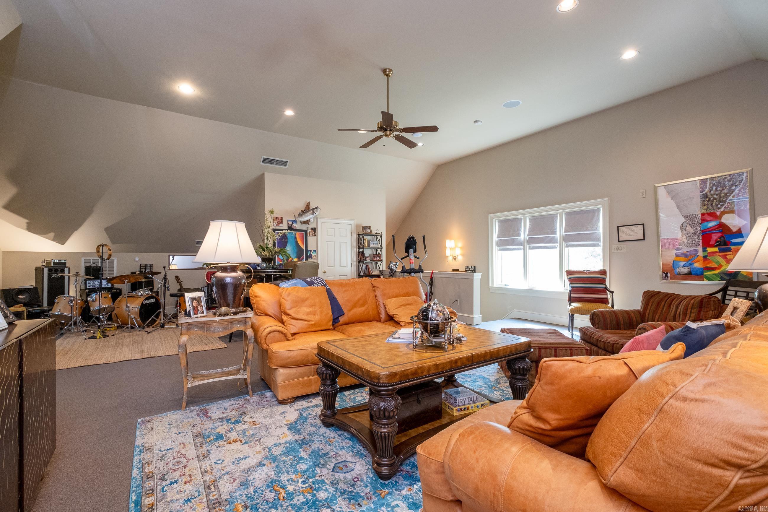 CHENAL VALLEY BRETAGNE CIRCLE - Residential