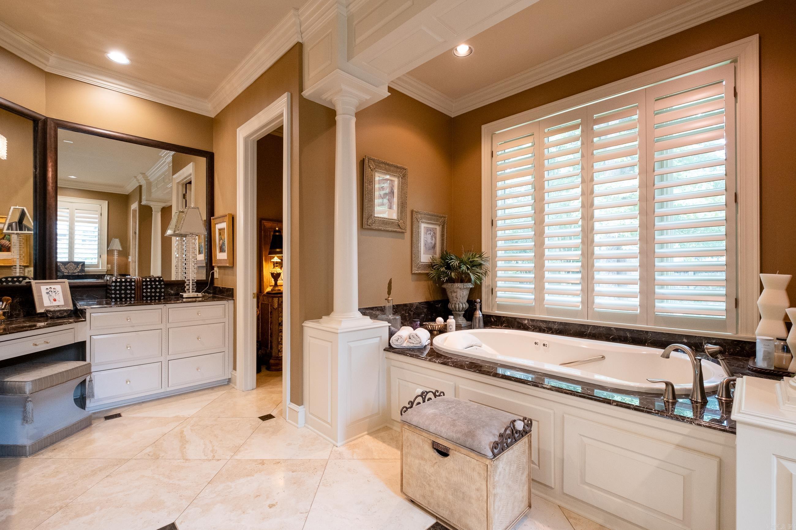 CHENAL VALLEY BRETAGNE CIRCLE - Residential