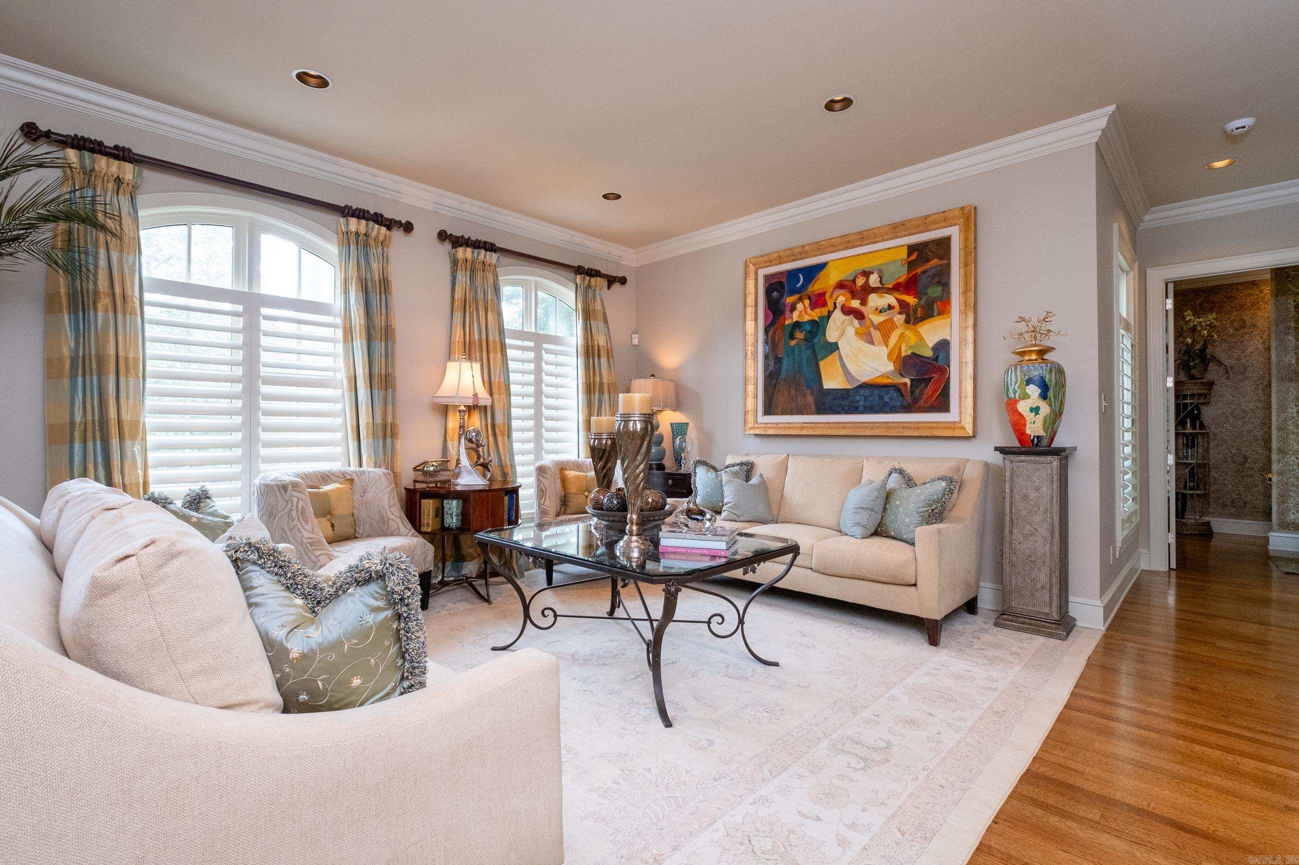 CHENAL VALLEY BRETAGNE CIRCLE - Residential