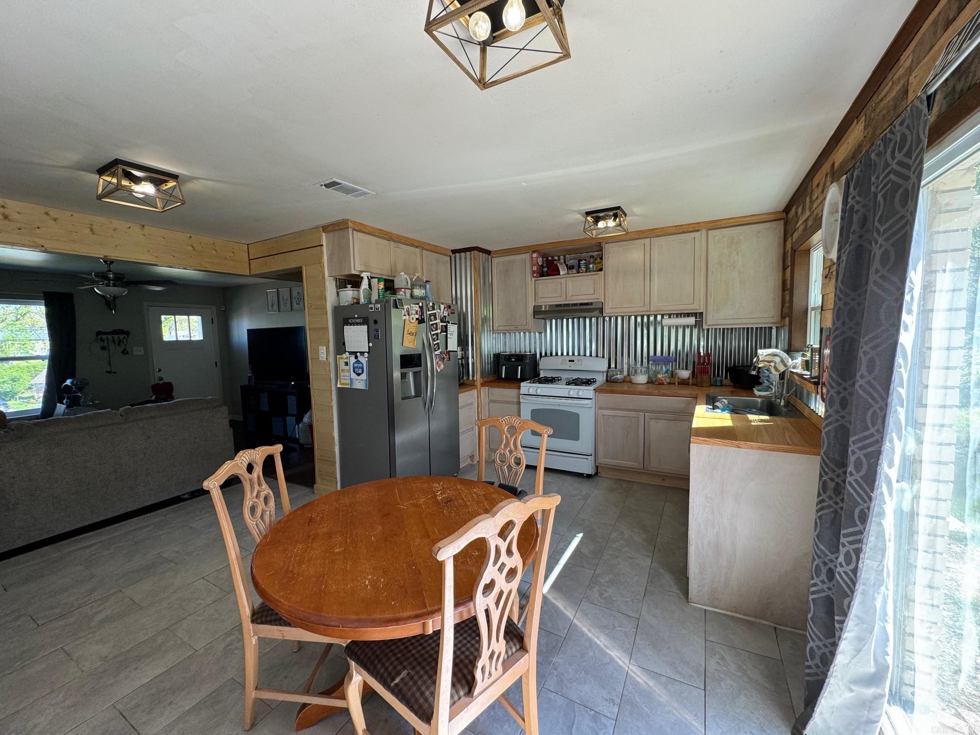 WILTON HGTS - Residential