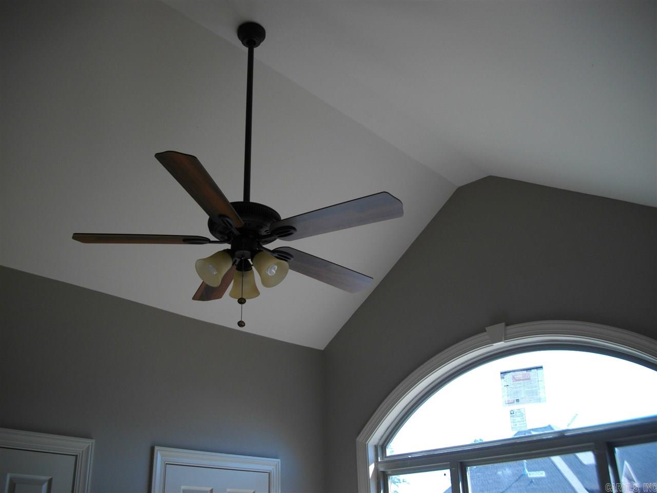 COUNTRY CLUB OF ARK THE - Residential