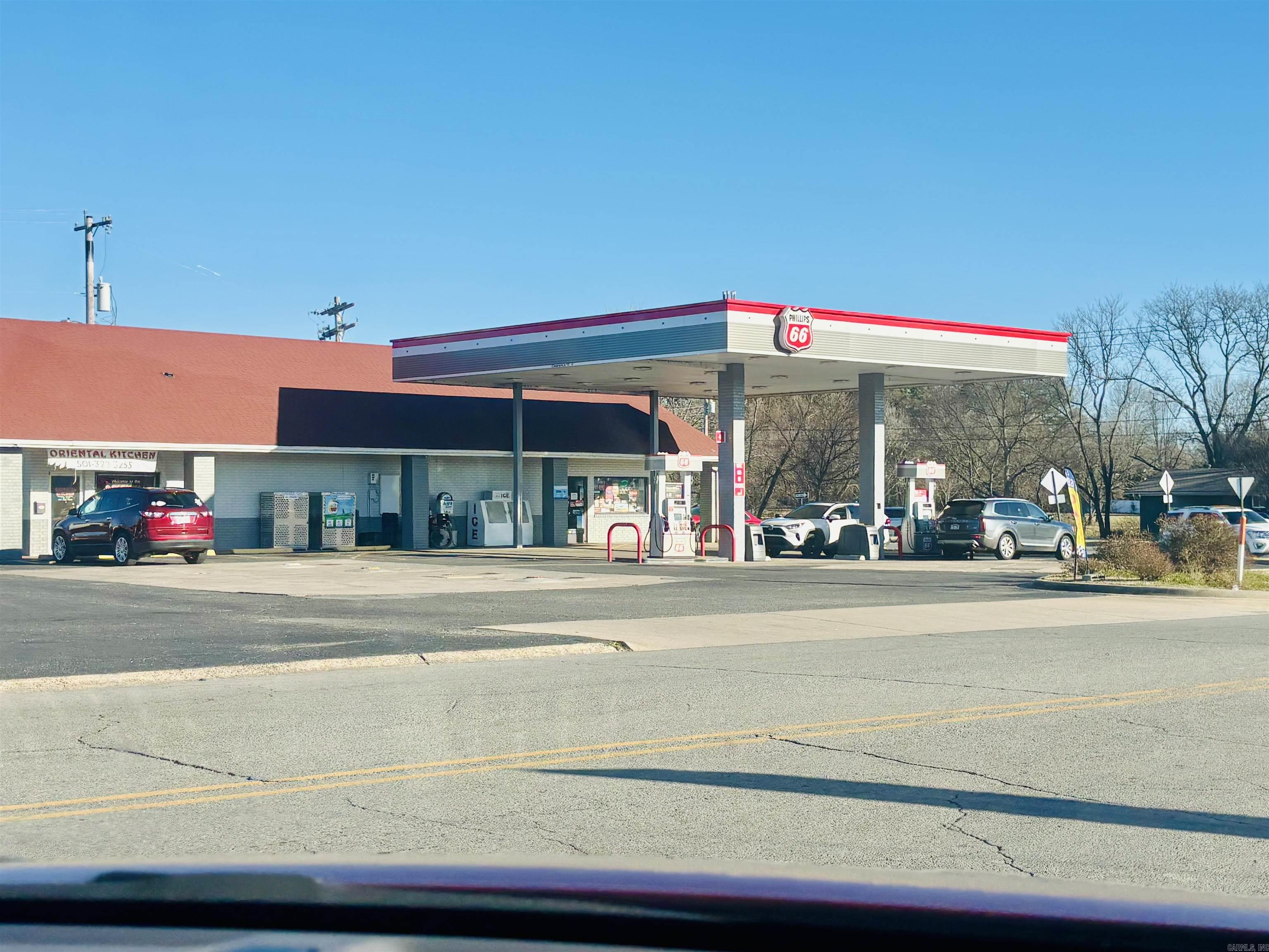 Rare opportunity to own your own established convenience store and gas station in the heart of Conway. Corner location in high traffic area with high visibility. Currently has a restaurant, Oriental Kitchen leasing part of the space for $2800.00 monthly w/5 year lease, along with an Italian food truck $750.00 per month, and used car lot for $500.00 a month for additional income. Located near Chick-Fil-A, Pompe Park, Conway Country Club, Kroger and Conway H.S. Prominent location! AGENTS PLEASE READ REMARKS.