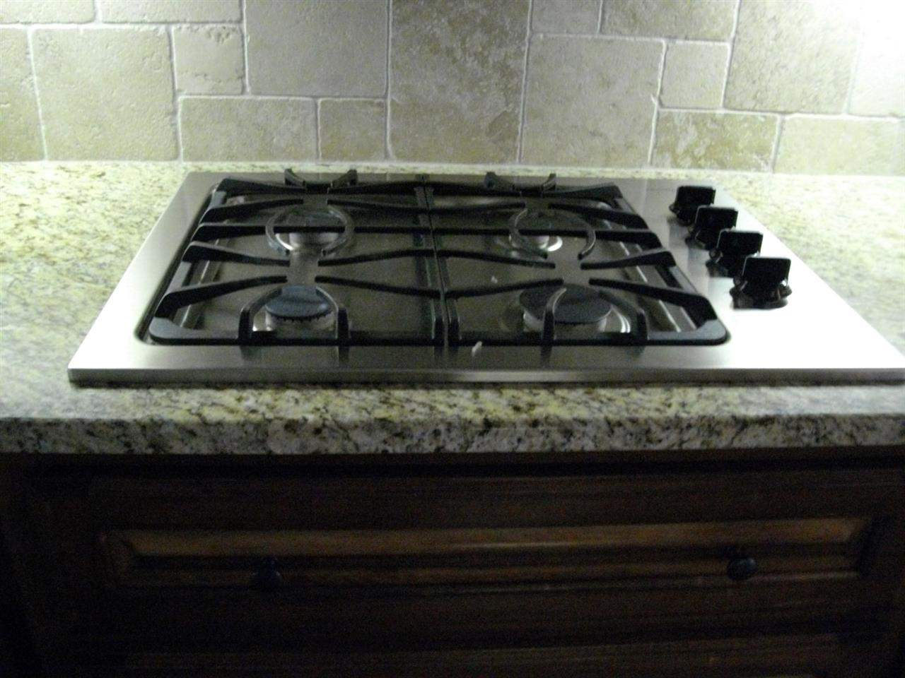 COUNTRY CLUB OF ARK THE - Residential