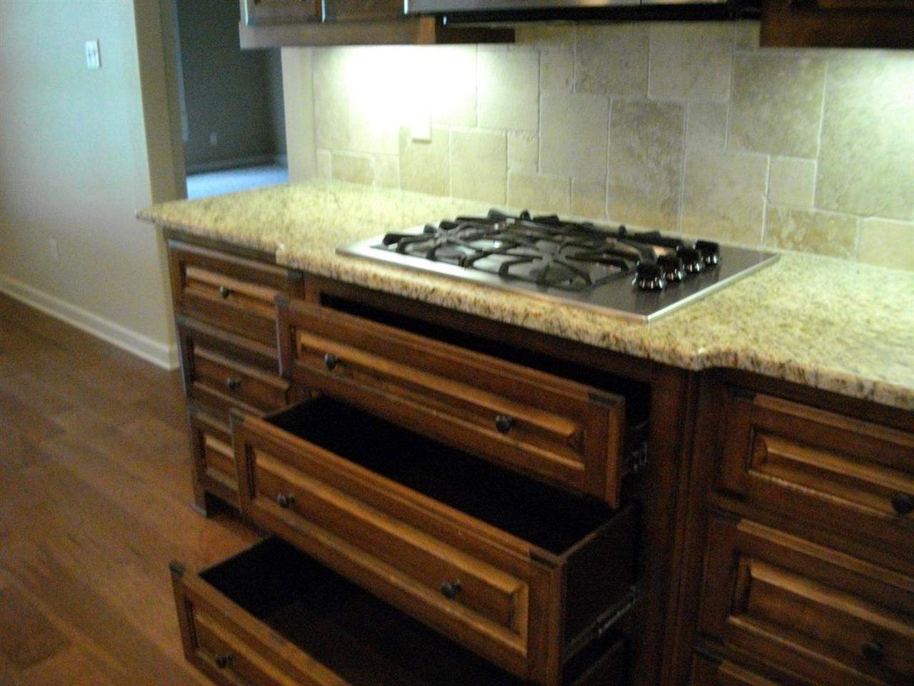 COUNTRY CLUB OF ARK THE - Residential