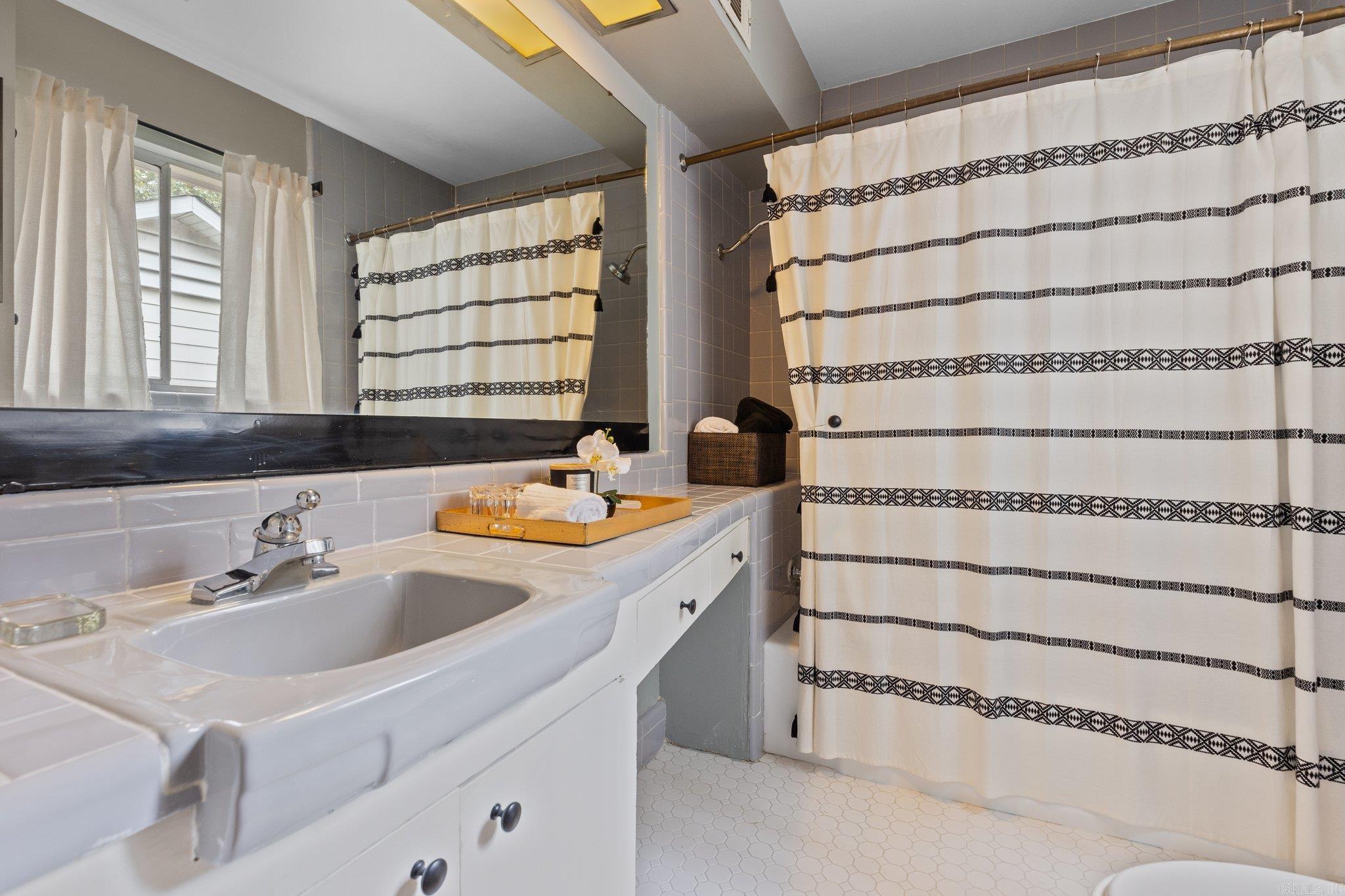 PLAZA TERRACE - Residential