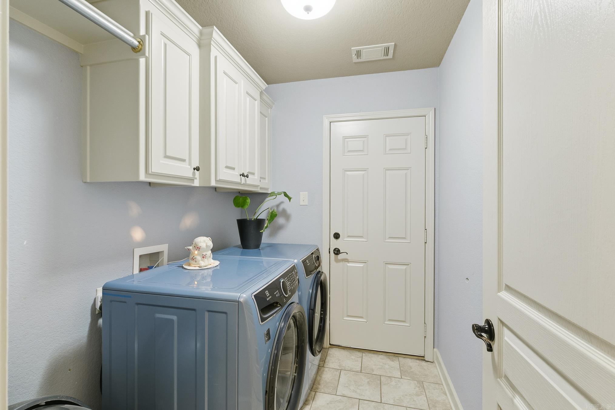 HUNTINGTON PLACE - Residential